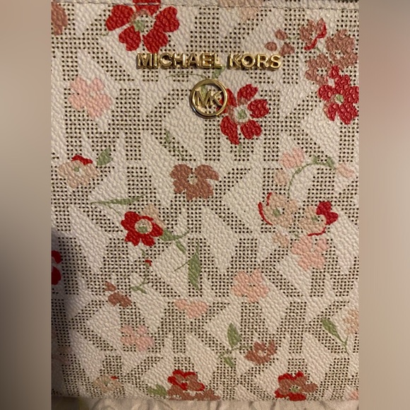 NWT Michael Kors Large Jet Set Wrislet - Picture 2 of 8